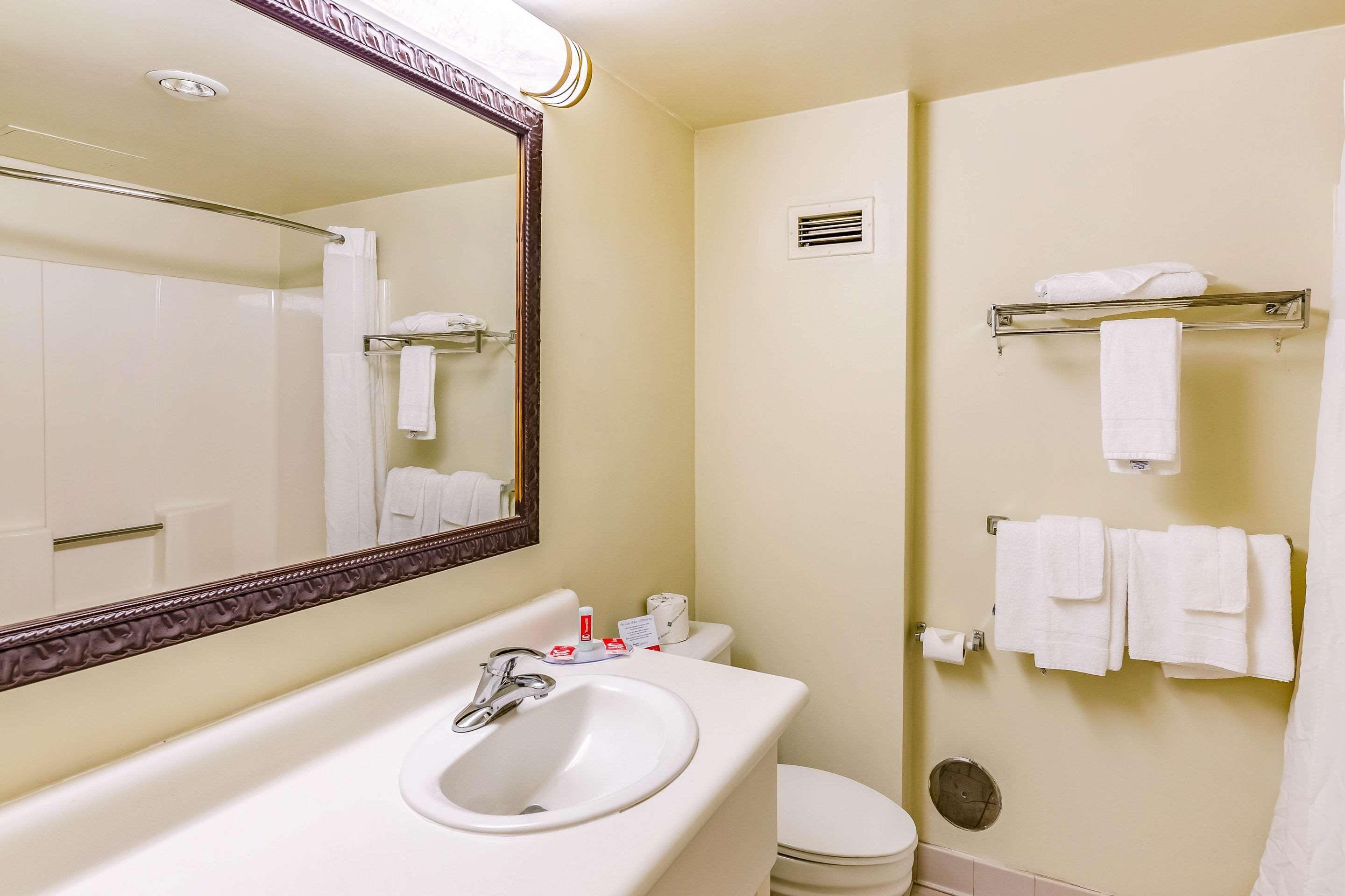 Econo Lodge Inn & Suites Radford-Blacksburg Area Ngoại thất bức ảnh